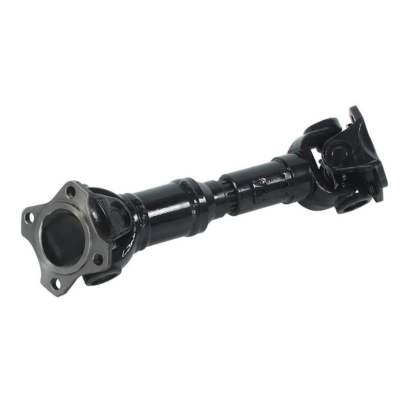 Does the torque transmission characteristic of a universal joint depend on its connection structure?